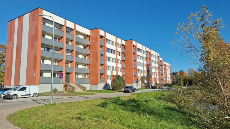 Gaismas ielas daudzdzīvokļu māja Ķekavā ieguvusi jaunu veidolu